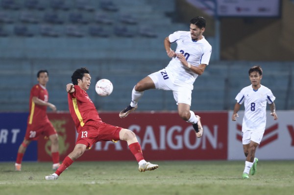 Kết quả tuyển Việt Nam 1-0 Philippines: Văn Quyết ghi bàn phút bù giờ