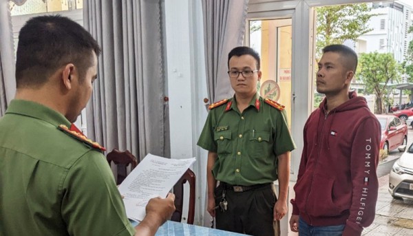 Khởi tố 3 bị can trong đường dây đánh bạc của Phan Sào Nam Khởi tố 3 bị can trong đường dây đánh bạc của Phan Sào Nam