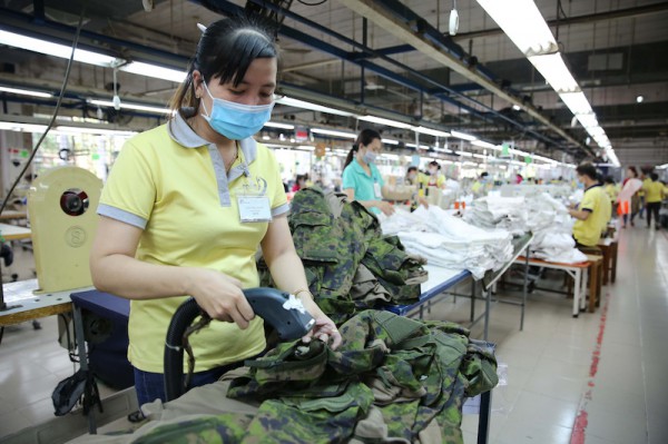 KINH TẾ 2023: Hỗ trợ doanh nghiệp "giữ chân" lao động