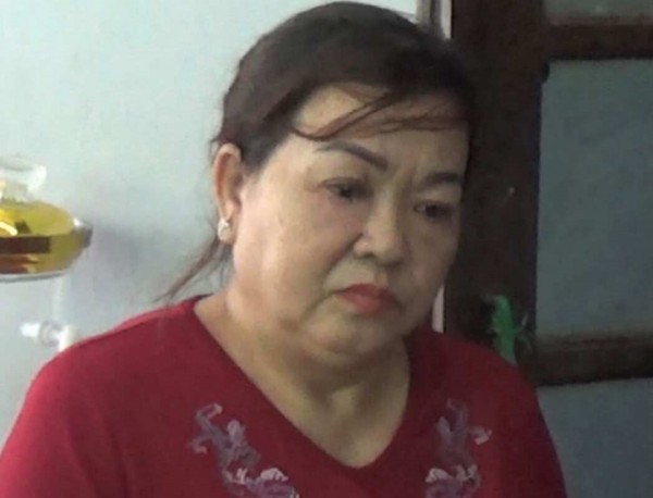 Mẹ cho vay lãi suất "cắt cổ", con gái bắt giữ con nợ vì không có tiền trả Mẹ cho vay lãi suất "cắt cổ", con gái bắt giữ con nợ vì không có tiền trả