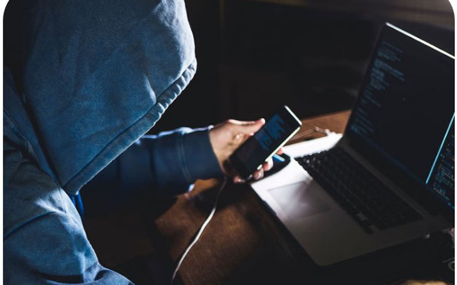 Nên làm gì nếu nghi ngờ điện thoại của mình đã bị hack? Nên làm gì nếu nghi ngờ điện thoại của mình đã bị hack?