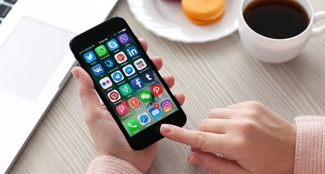 Nên làm gì nếu nghi ngờ điện thoại của mình đã bị hack? Nên làm gì nếu nghi ngờ điện thoại của mình đã bị hack?