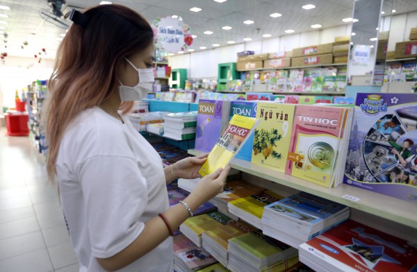 Ngăn chặn lãng phí nghìn tỉ với sách giáo khoa Ngăn chặn lãng phí nghìn tỉ với sách giáo khoa