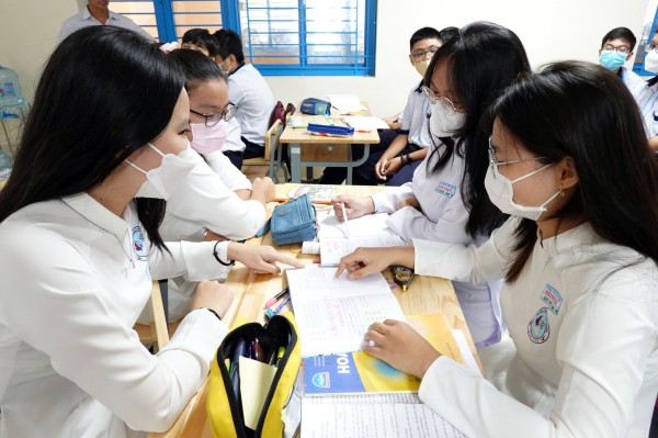 Ngăn chặn lãng phí nghìn tỉ với sách giáo khoa Ngăn chặn lãng phí nghìn tỉ với sách giáo khoa