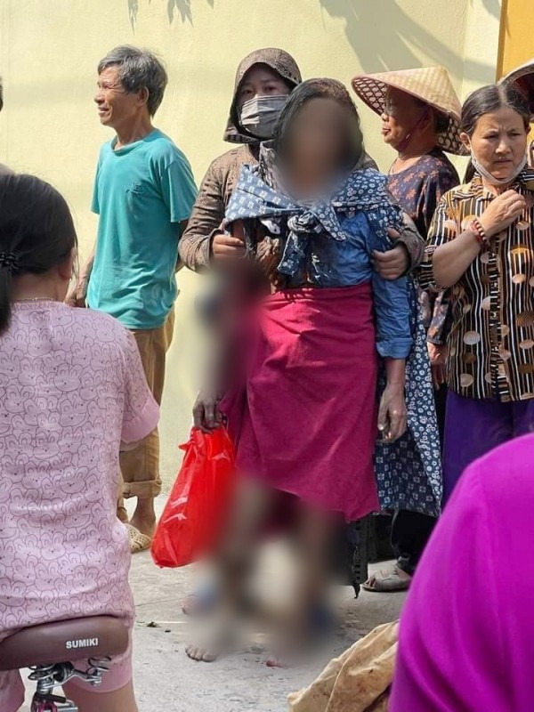 Người mẹ bị 3 con gái mang xăng đốt nhà đã qua đời
