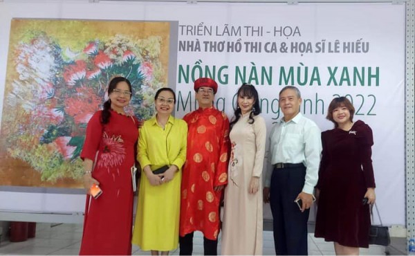 Nhà thơ Hồ Thi Ca và họa sĩ Lê Hiếu lần đầu tiên 