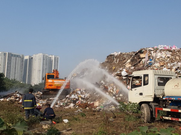 Ô nhiễm môi trường từ bãi rác trái phép tại phường Đại Kim: Trách nhiệm thuộc về ai?