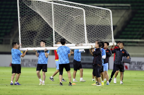Ông Park cảnh giác tối đa, sợ tuyển Việt Nam bị nghe lén tại Lào