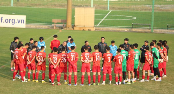 Ông Park lo lộ chiến thuật khi tuyển Việt Nam đá giao hữu với đội Philippines