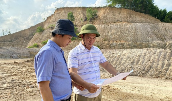 Quảng Ngãi: Phạt Công ty Lý Tuấn gần 1 tỉ đồng, đình chỉ khai thác 10 tháng