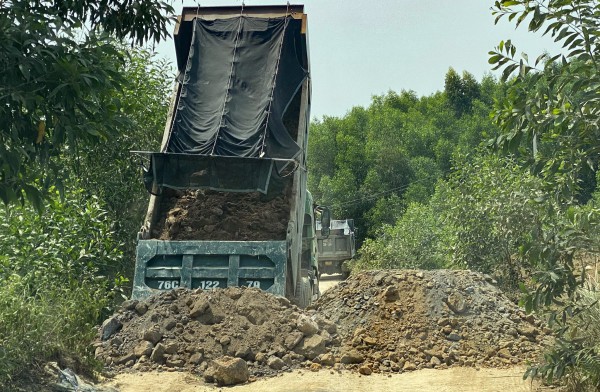 Quảng Ngãi: Phạt Công ty Lý Tuấn gần 1 tỉ đồng, đình chỉ khai thác 10 tháng