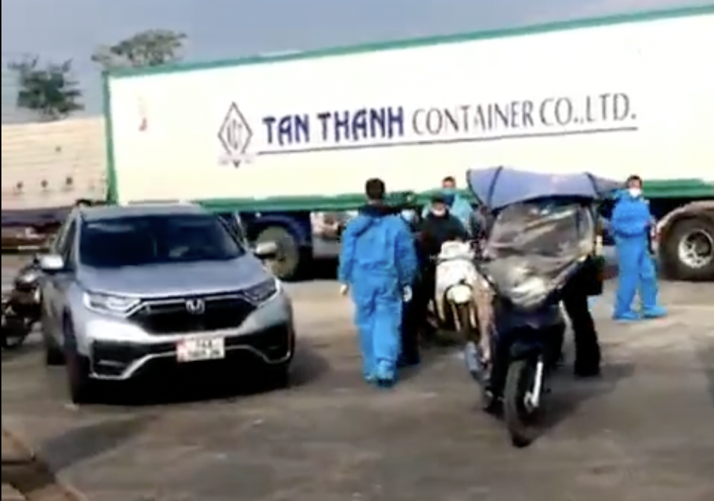 Quảng Ninh: Xử phạt người đàn ông gây rối tại cảng xuất hàng ở Móng Cái Quảng Ninh: Xử phạt người đàn ông gây rối tại cảng xuất hàng ở Móng Cái