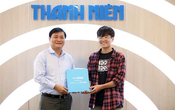 shipper-noi-tieng-phap-danh-tien-duoc-tang-bao-tro-tre-mo-coi-vi-covid-19