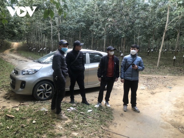 Siết chặt vòng vây truy bắt tên buôn ma túy mang theo súng trốn ở Sơn La