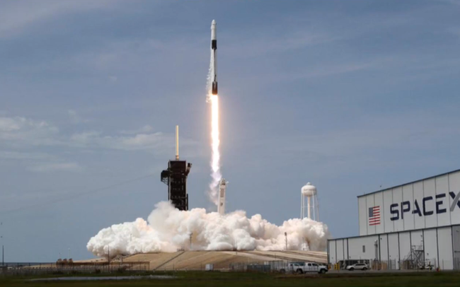 SpaceX trở thành niềm hy vọng của NASA trong sứ mệnh mặt trăng