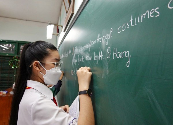 Tài liệu dạy tiếng Anh của Việt Nam ‘quá tham vọng’: Còn gì khác nữa?