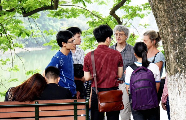 Tài liệu dạy tiếng Anh của Việt Nam ‘quá tham vọng’: Học sao mới tốt? Tài liệu dạy tiếng Anh của Việt Nam ‘quá tham vọng’: Học sao mới tốt?