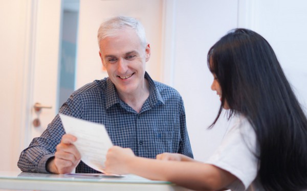 Tài liệu dạy tiếng Anh của Việt Nam ‘quá tham vọng’: Nặng nề ngữ pháp