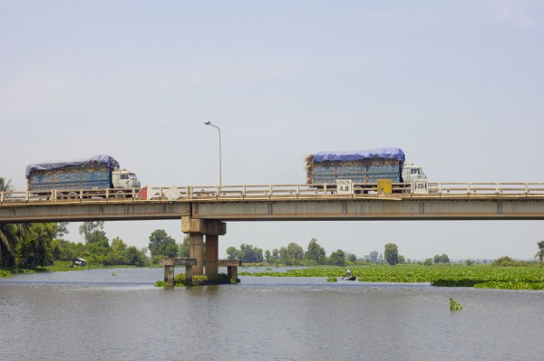 Tây Ninh: Cầu bắc qua sông Vàm Cỏ Đông, phà ngang chỉ còn trong ký ức
