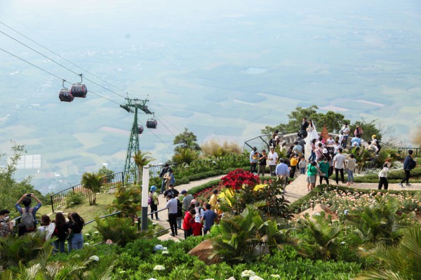 Tây Ninh: Lần đầu tiên đạt 19/19 chỉ tiêu, thu ngân sách vượt ngưỡng 11.000 tỉ đồng