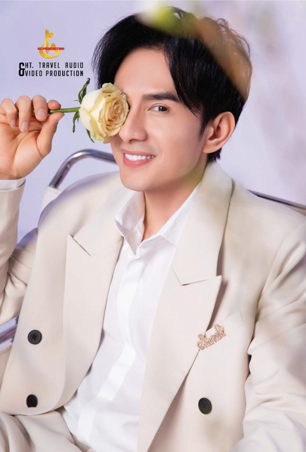 Thầy trò Đan Trường làm điều đặc biệt cho người hâm mộ Thầy trò Đan Trường làm điều đặc biệt cho người hâm mộ