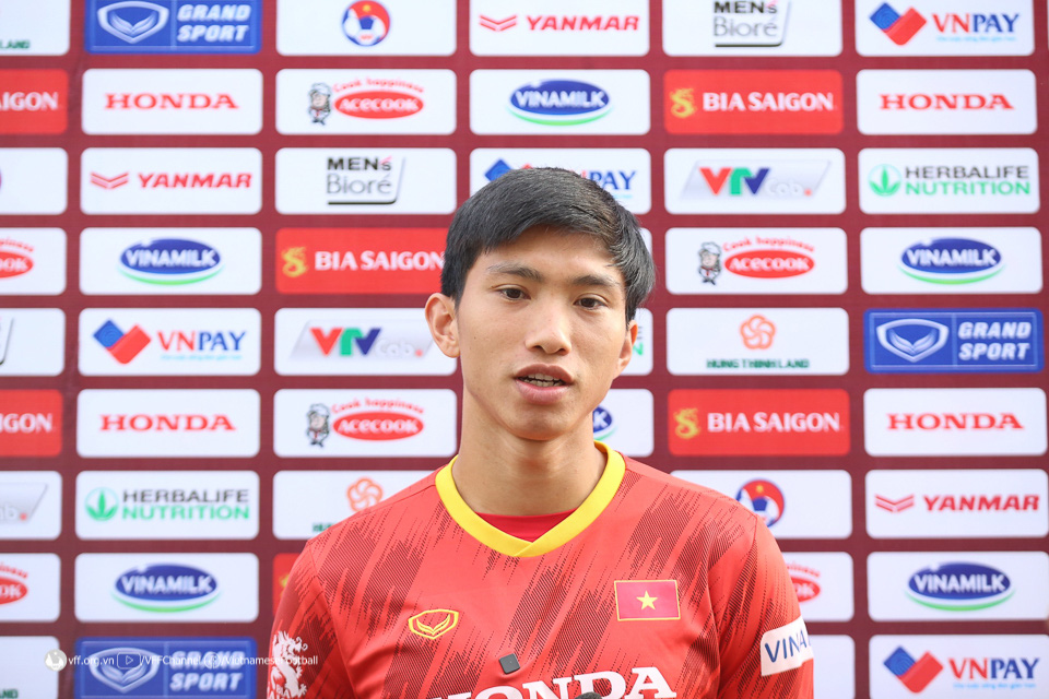 Thầy trò HLV Park Hang Seo hứng khởi trong ngày trở lại Hà Nội tập luyện Thầy trò HLV Park Hang Seo hứng khởi trong ngày trở lại Hà Nội tập luyện