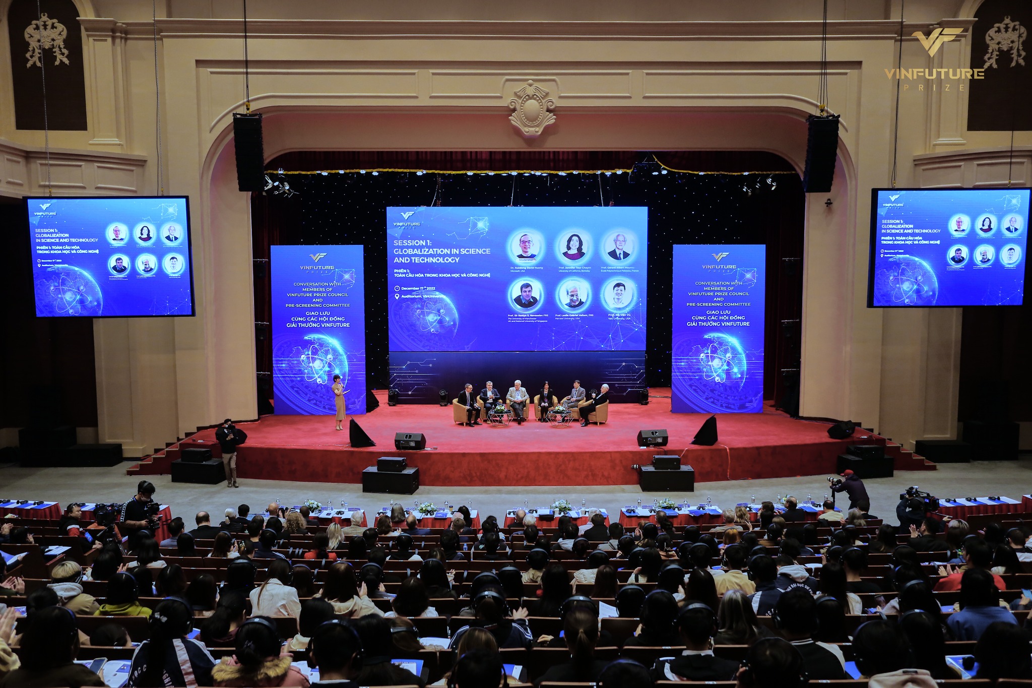 "Thế giới đang khao khát tri thức đỉnh cao"