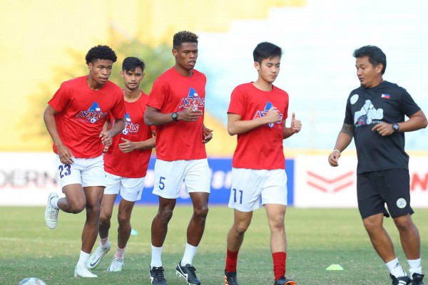 Thời tiết Hà Nội giá lạnh không làm khó đội Philippines trước ngày đấu tuyển Việt Nam