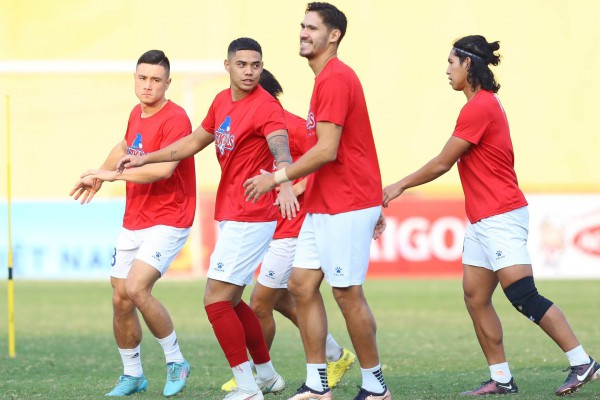 Thời tiết Hà Nội giá lạnh không làm khó đội Philippines trước ngày đấu tuyển Việt Nam