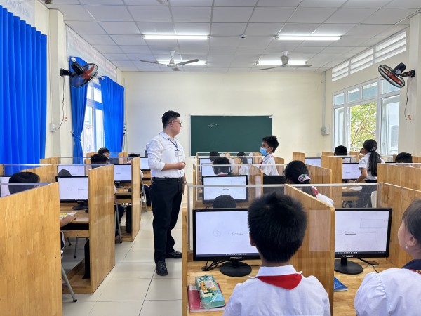 Tìm đề cương... trên mạng cho con kiểm tra học kỳ Tìm đề cương... trên mạng cho con kiểm tra học kỳ