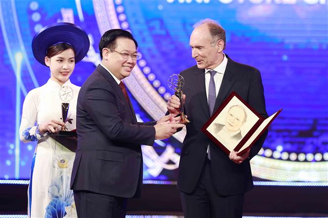 Toàn cảnh lễ trao giải VinFuture 2022