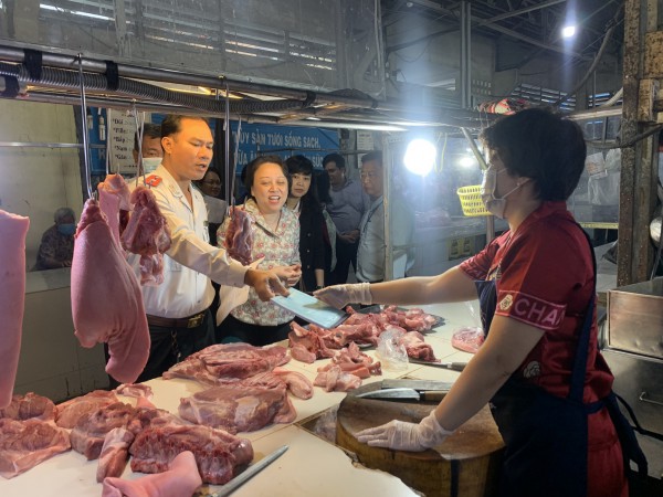 TP.HCM: Kiểm tra các chợ đầu mối, đảm bảo an toàn thực phẩm dịp Tết Nguyên đán 2023