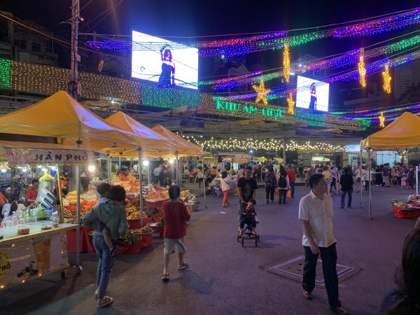 TP.HCM: Phố đi bộ Kỳ đài Quang Trung trở lại với diện mạo mới