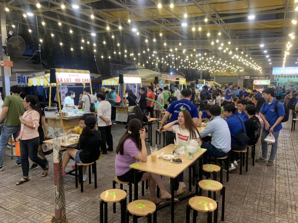 TP.HCM: Phố đi bộ Kỳ đài Quang Trung trở lại với diện mạo mới