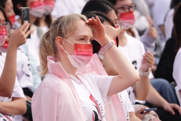 Trung Quốc dỡ bỏ biện pháp cách ly Covid-19, du học sinh Việt cần chuẩn bị gì?