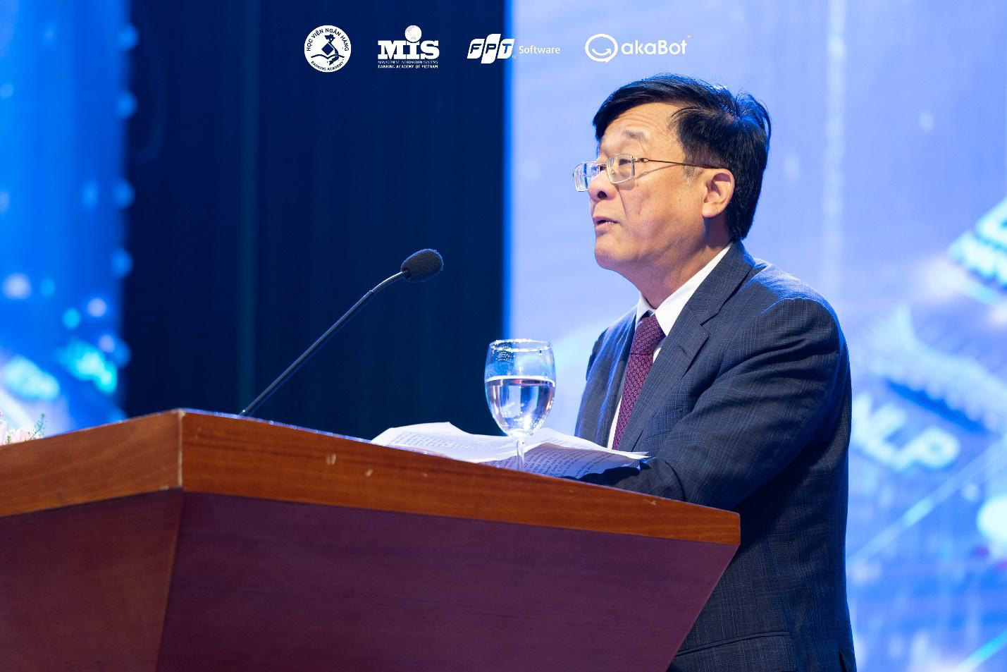 Tự động hóa bằng robot giúp xử lý hàng nghìn quy trình ngân hàng mỗi năm