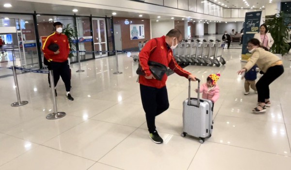 Tuyển Việt Nam đã quay lại Hà Nội, sẵn sàng chiến dịch giành vàng AFF Cup