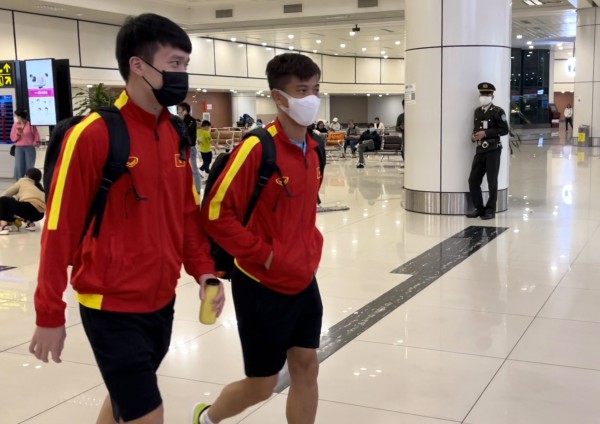 Tuyển Việt Nam đã quay lại Hà Nội, sẵn sàng chiến dịch giành vàng AFF Cup