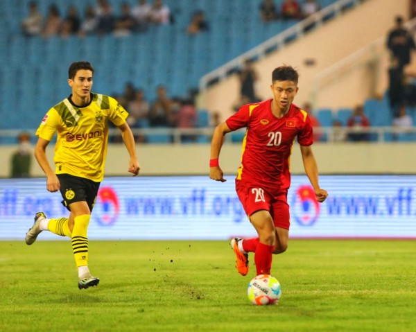 Tuyển Việt Nam thiệt quân nặng trước khi sang Lào đá trận ra quân AFF Cup