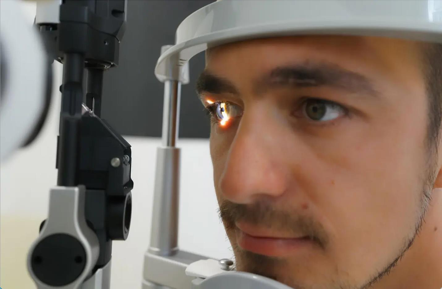 Ứng dụng AI có khả năng giảm thiểu rủi ro suy giảm thị lực và đột quỵ