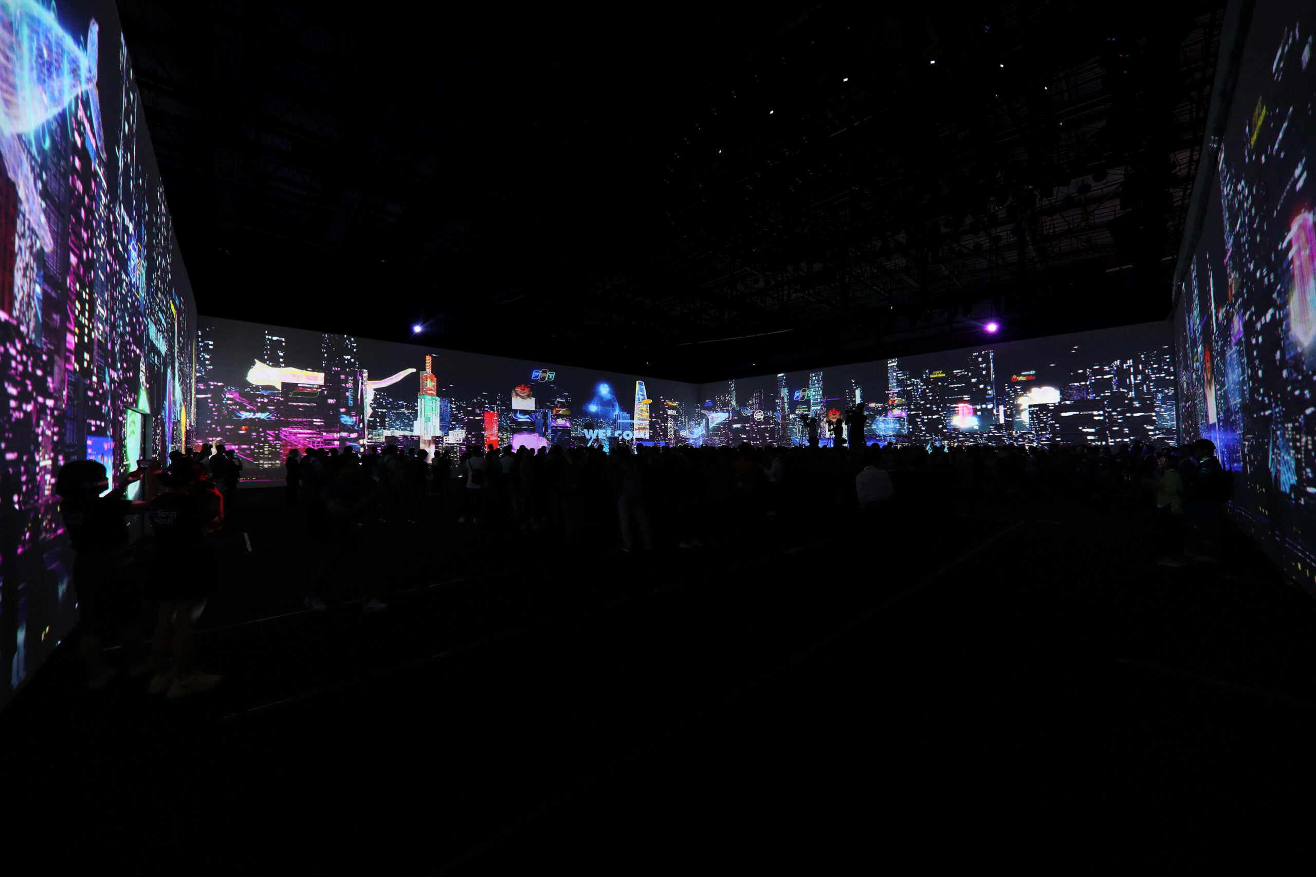 Ứng dụng nghệ thuật âm thanh và ánh sáng vào triển lãm công nghệ