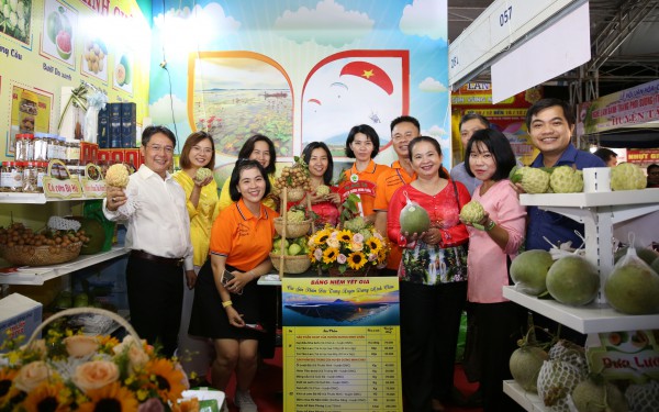 Về Tây Ninh trải nghiệm làm bánh tráng phơi sương Trảng Bàng