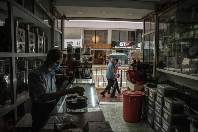 Tại đất nước dân số già đi nhanh nhất trên thế giới: Phát triển bậc nhất nhưng nghỉ hưu chỉ có nghĩa là làm việc nhiều hơn để “tồn tại” - Ảnh 5.