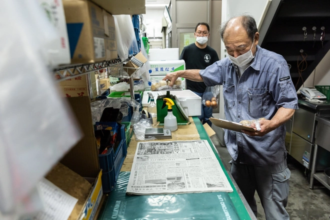 Tại đất nước dân số già đi nhanh nhất trên thế giới: Phát triển bậc nhất nhưng nghỉ hưu chỉ có nghĩa là làm việc nhiều hơn để “tồn tại” - Ảnh 2.