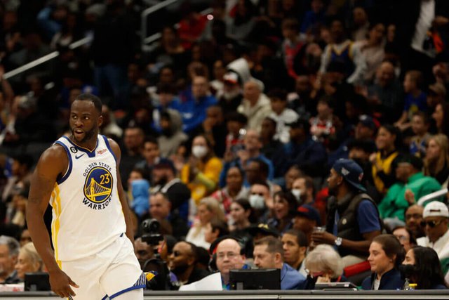 Draymond Green “hồi xuân” sau khi bị CĐV Washington Wizards “khích tướng” - Ảnh 2.