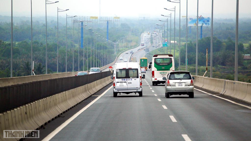 5 mẹo lái ô tô đường dài về quê ăn Tết giúp tiết kiệm nhiên liệu