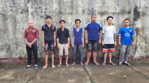 7 đối tượng mang súng đi “quậy” trường gà