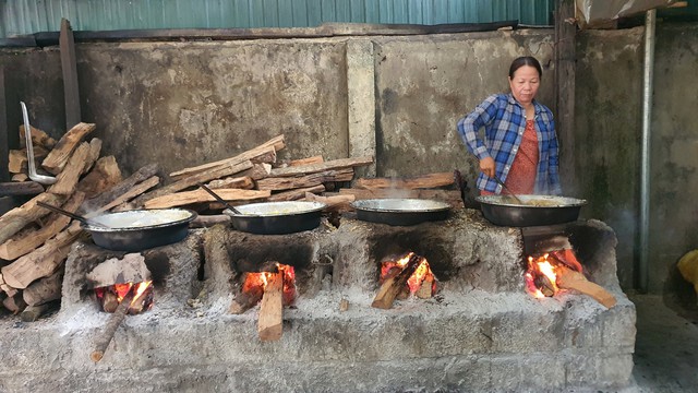 Độc đáo hương vị ẩm thực ngày Tết ở Huế - Ảnh 1.