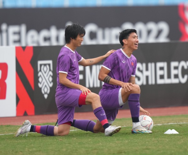 AFF Cup 2022: Văn Hậu hãy giữ 