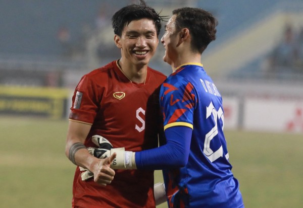 AFF Cup 2022: Văn Hậu hãy giữ 